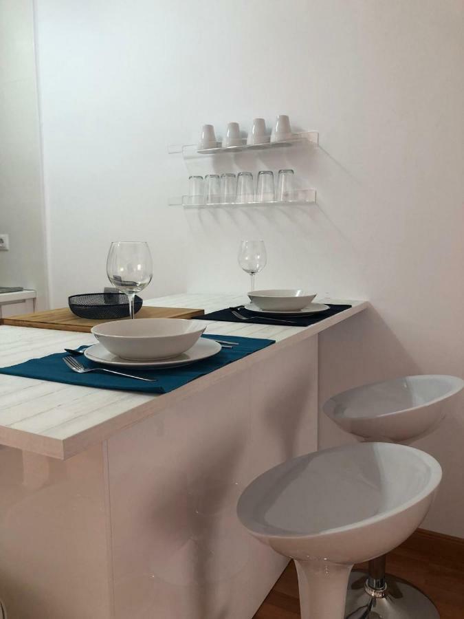 Apartament Charles White&Sweet - Ozonization Included - Ozonizacion Incluida Apartment Benalmadena Bagian luar foto